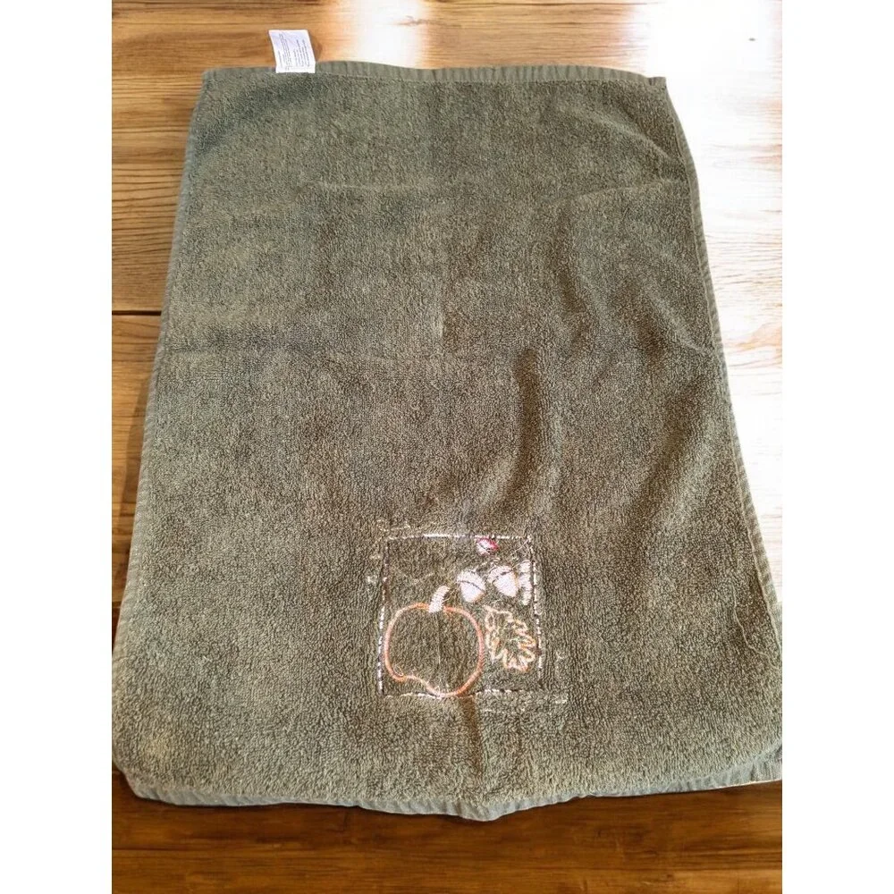2 Olive Green Fall Pumpkin Towels , Hand towel and Fingertip towel